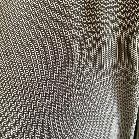 PGA Tour Dark Gray Herringbone Pattern Lightweight Golf Shorts Size 32 - Picture 3 of 8